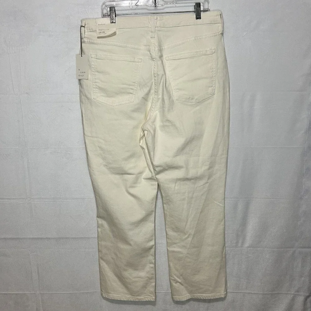 A New Day Women Size 16 (33x28) Bootcut Jeans White Ivory High-Rise Stretch NEW